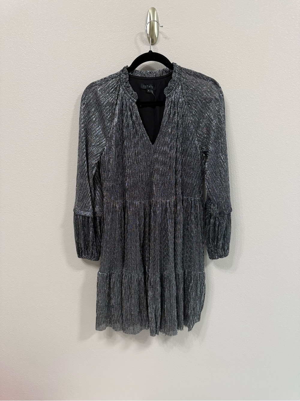 1.STATE Metallic Pleated Mini Dress Size S Silver Tiered Shimmer
